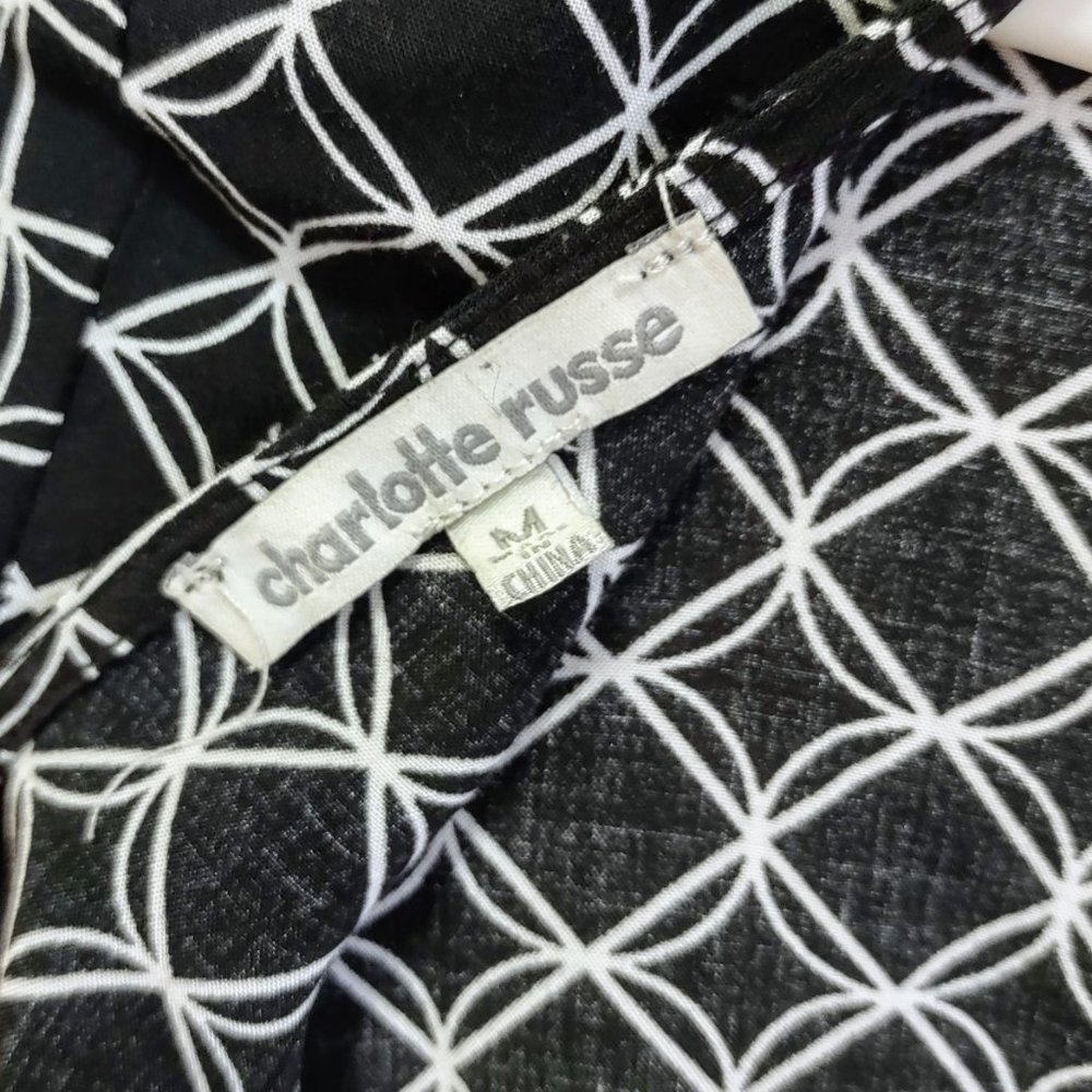 Black Geometric Pattern Dress with Flared Sleeve - Picture 5 of 5